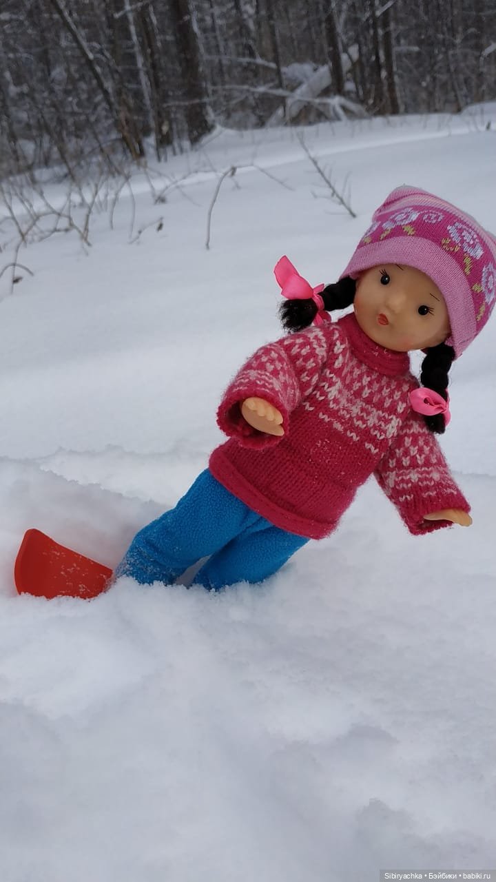 Юляшка продолжает осваивать сноуборд