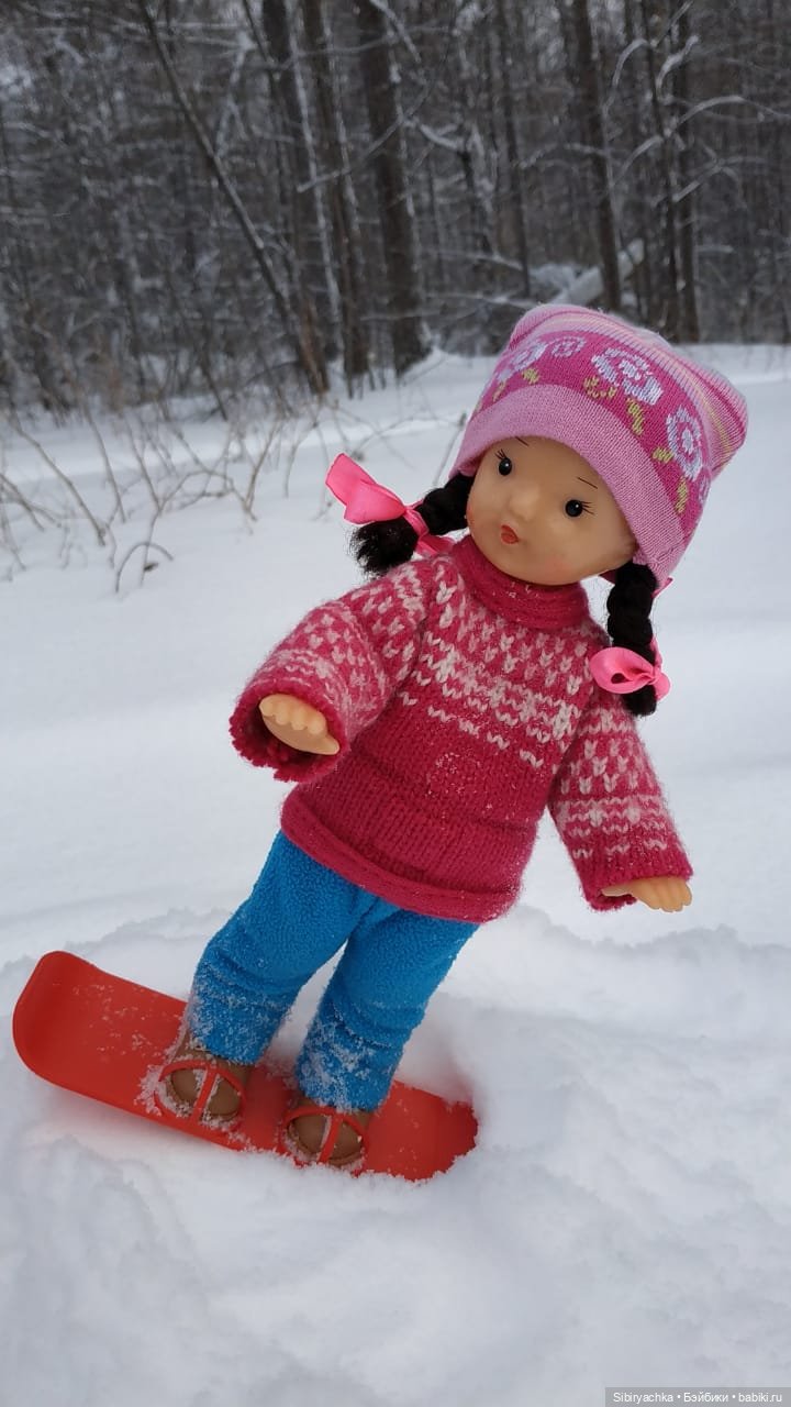 Юляшка продолжает осваивать сноуборд