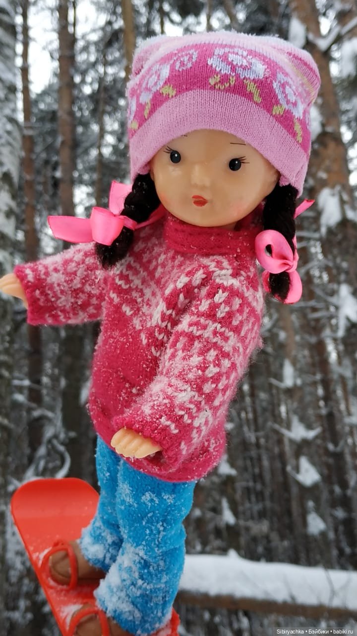 Юляшка продолжает осваивать сноуборд