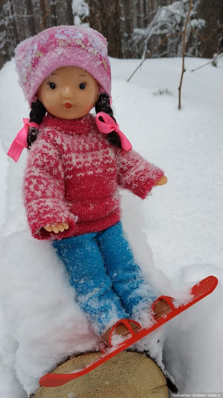 Юляшка продолжает осваивать сноуборд