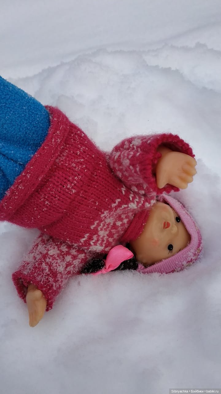 Юляшка продолжает осваивать сноуборд