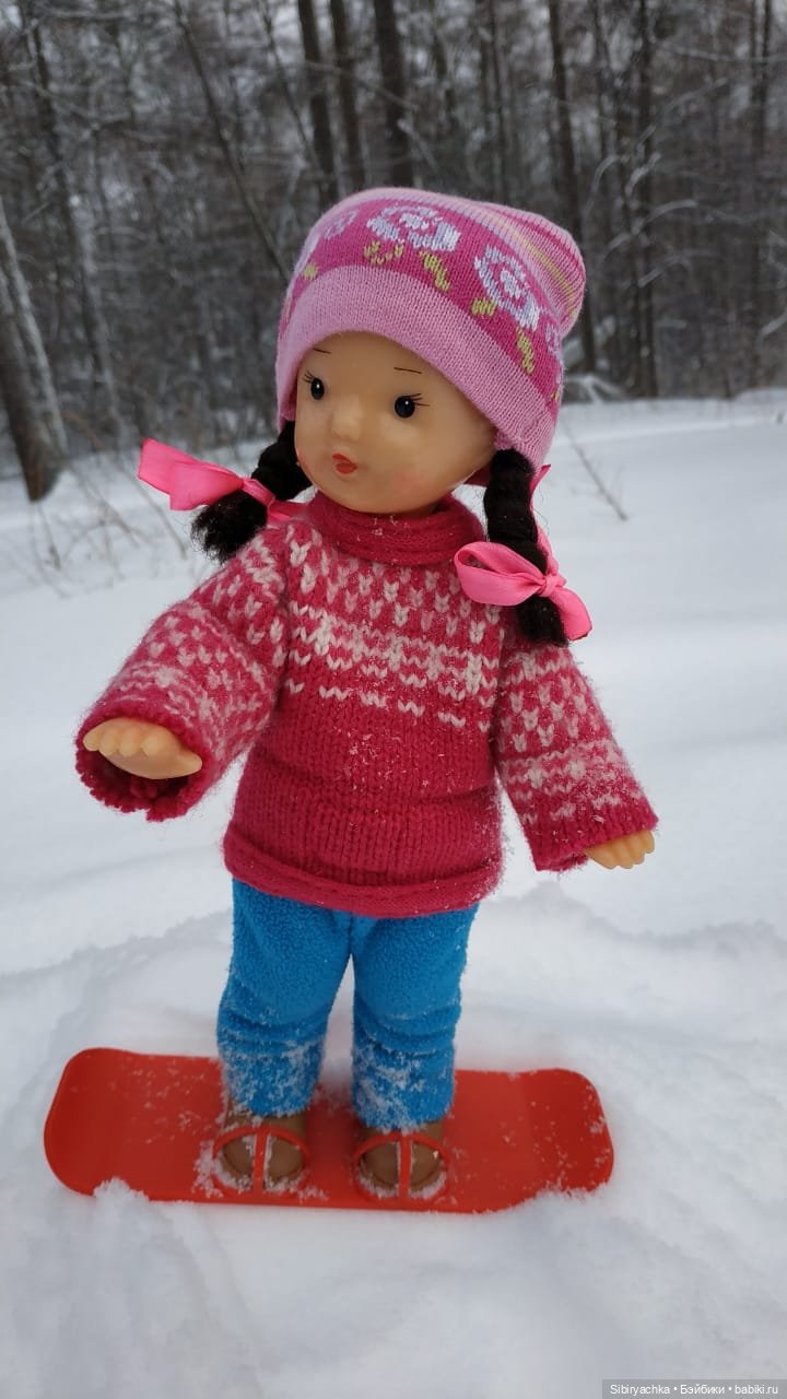 Юляшка продолжает осваивать сноуборд