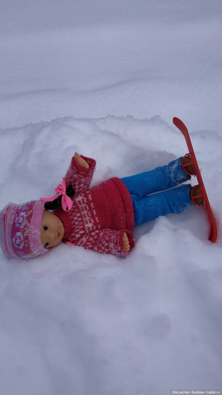 Юляшка продолжает осваивать сноуборд