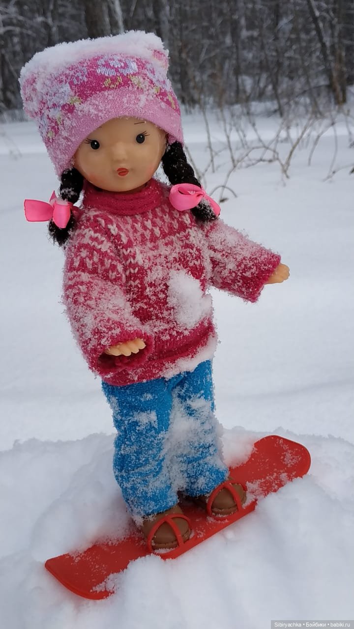 Юляшка продолжает осваивать сноуборд