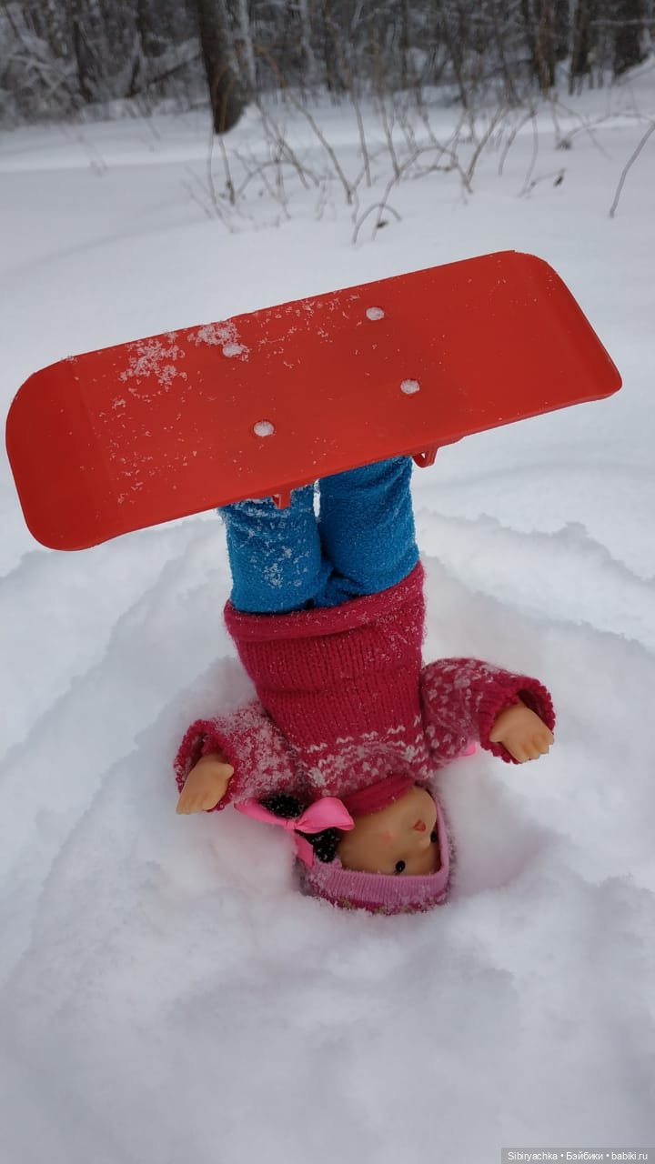 Юляшка продолжает осваивать сноуборд