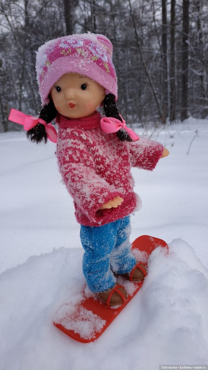 Юляшка продолжает осваивать сноуборд