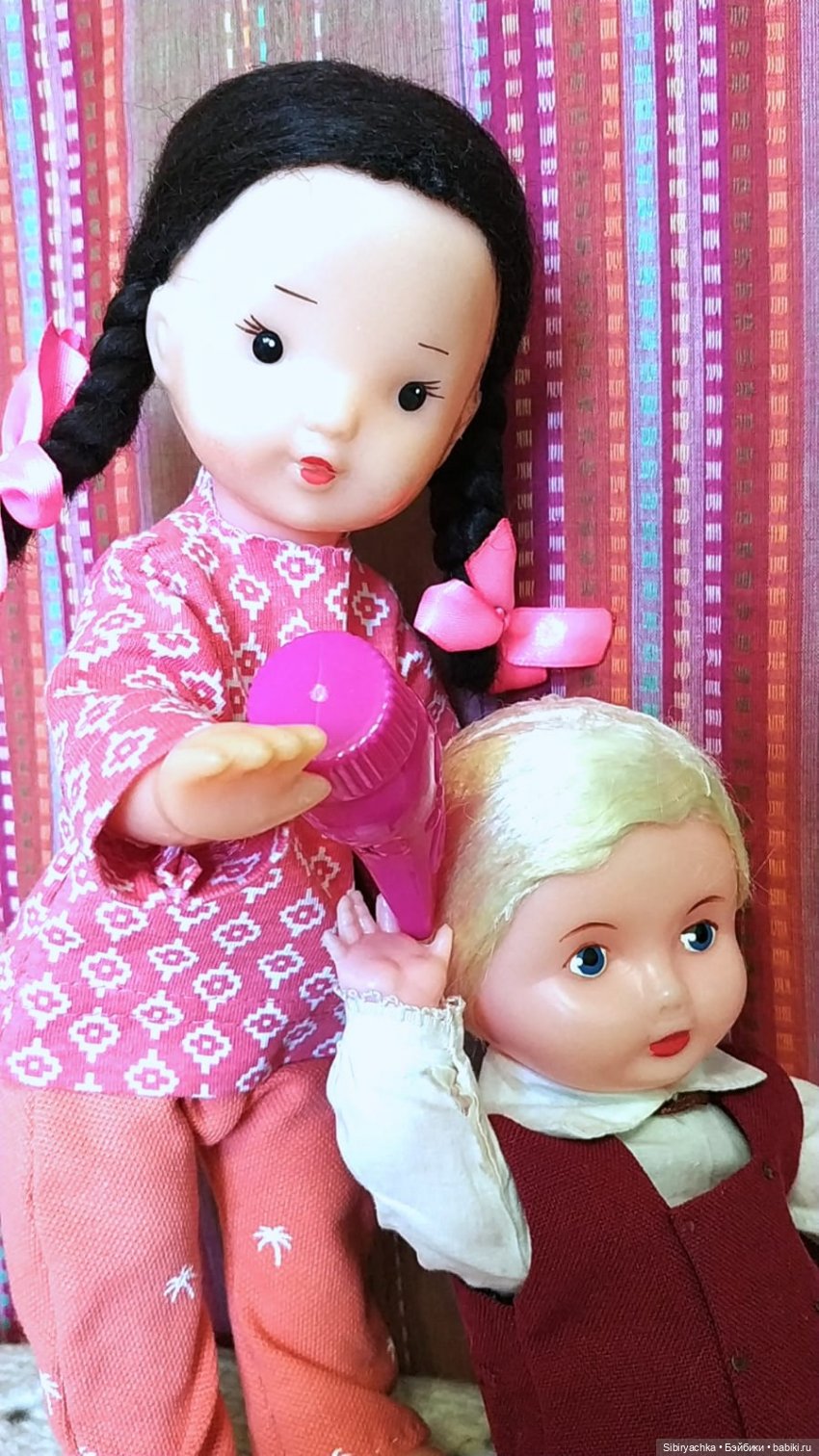 Распаковка чудесной посылочки или Юля и Юри играют в доктора