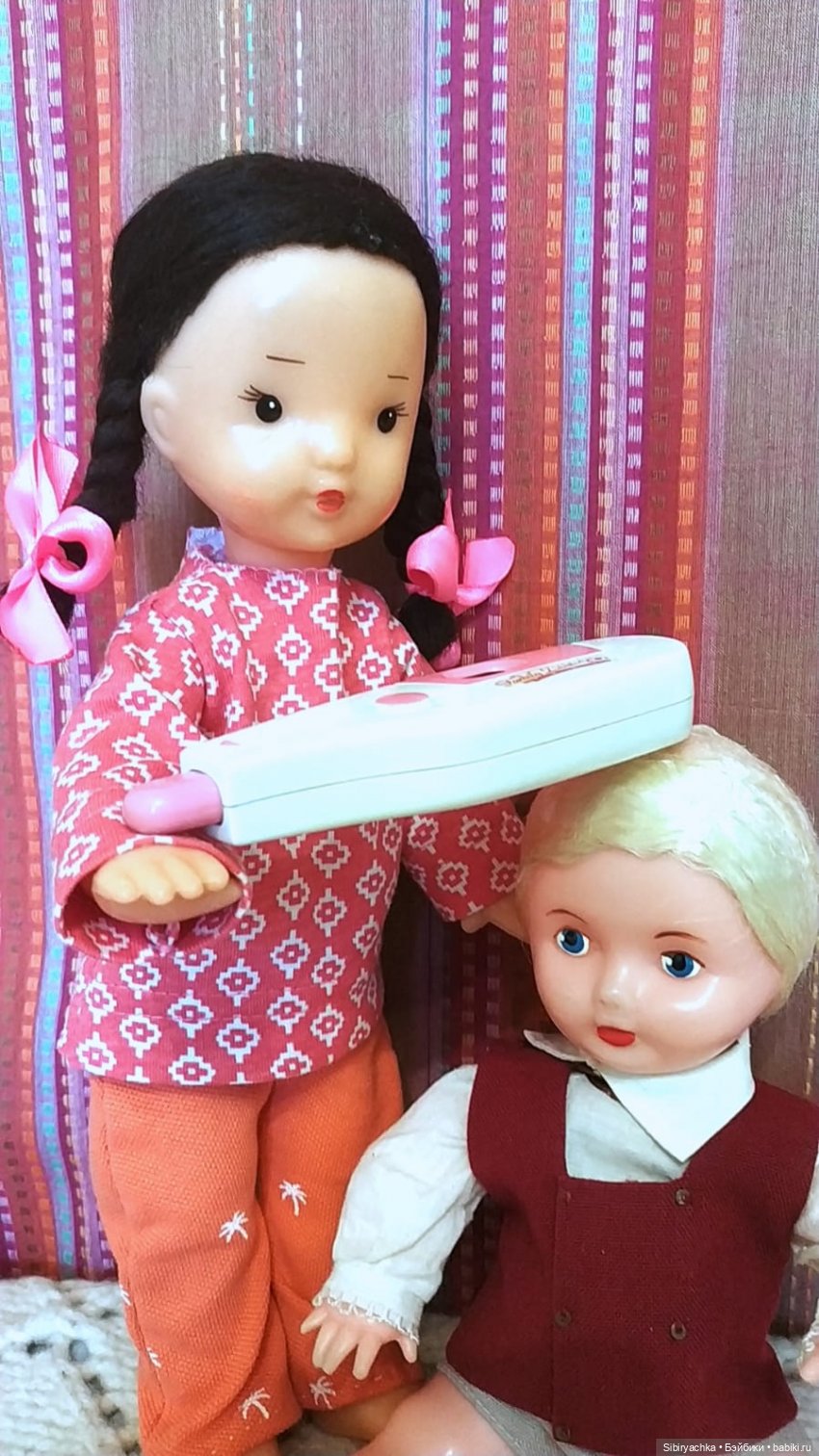 Распаковка чудесной посылочки или Юля и Юри играют в доктора