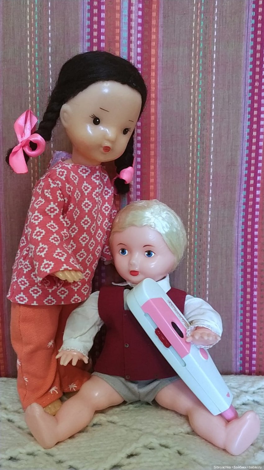 Распаковка чудесной посылочки или Юля и Юри играют в доктора