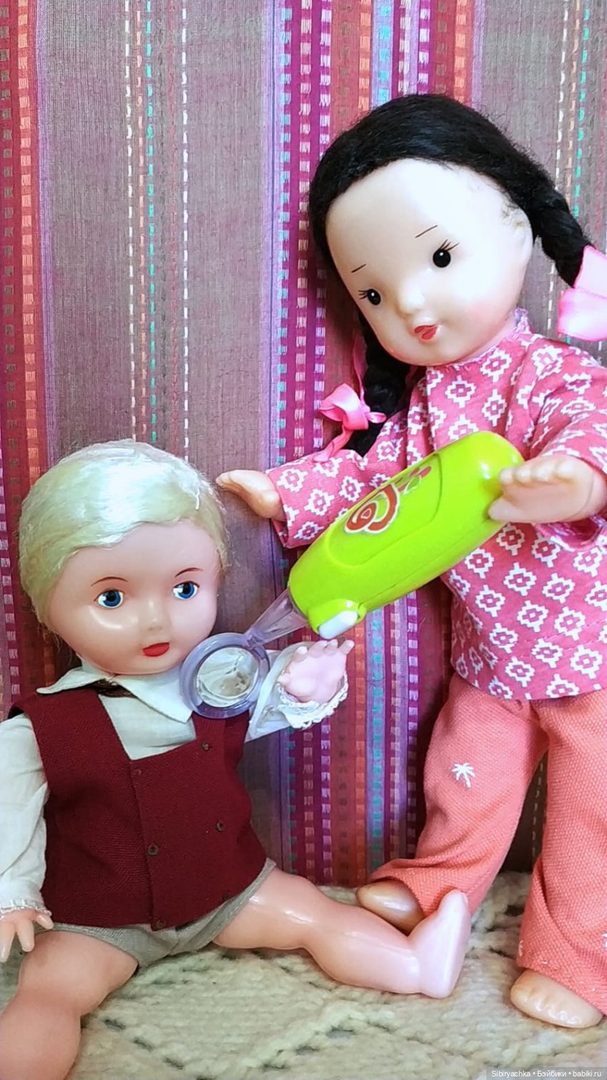 Распаковка чудесной посылочки или Юля и Юри играют в доктора