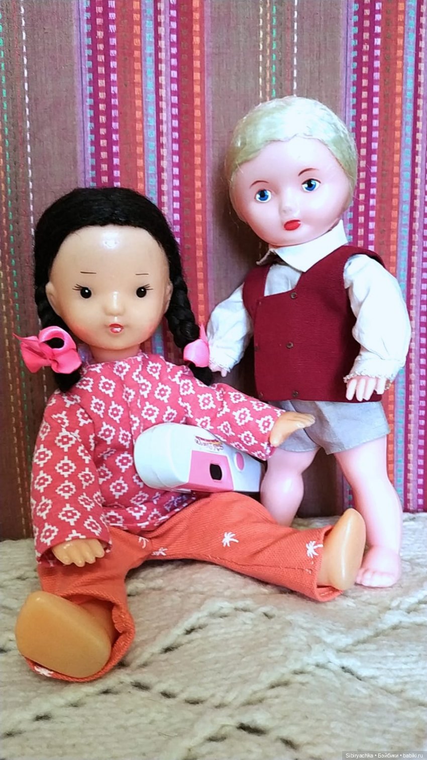 Распаковка чудесной посылочки или Юля и Юри играют в доктора