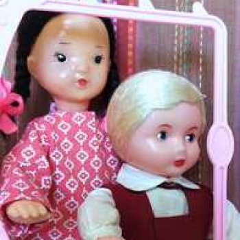 Распаковка чудесной посылочки или Юля и Юри играют в доктора.