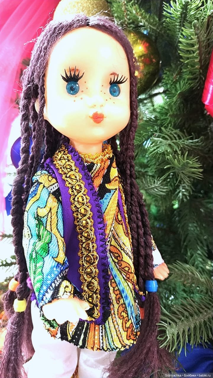 Необычная девочка с косичками (фото 4)