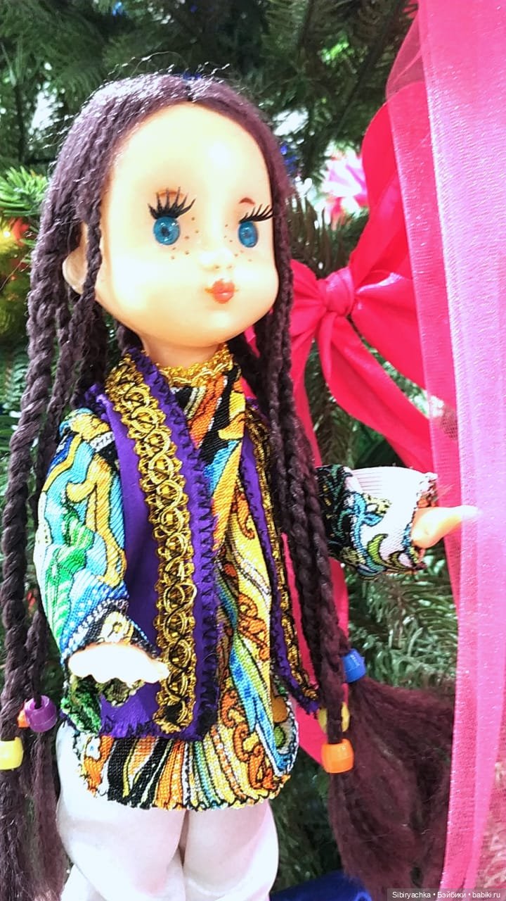 Необычная девочка с косичками (фото 3)