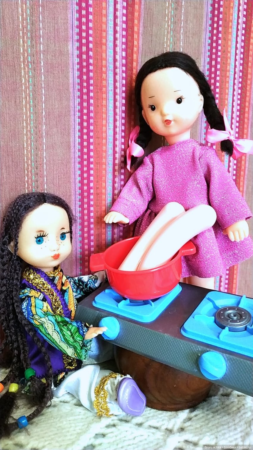 Первое знакомство Юляшки и Веты