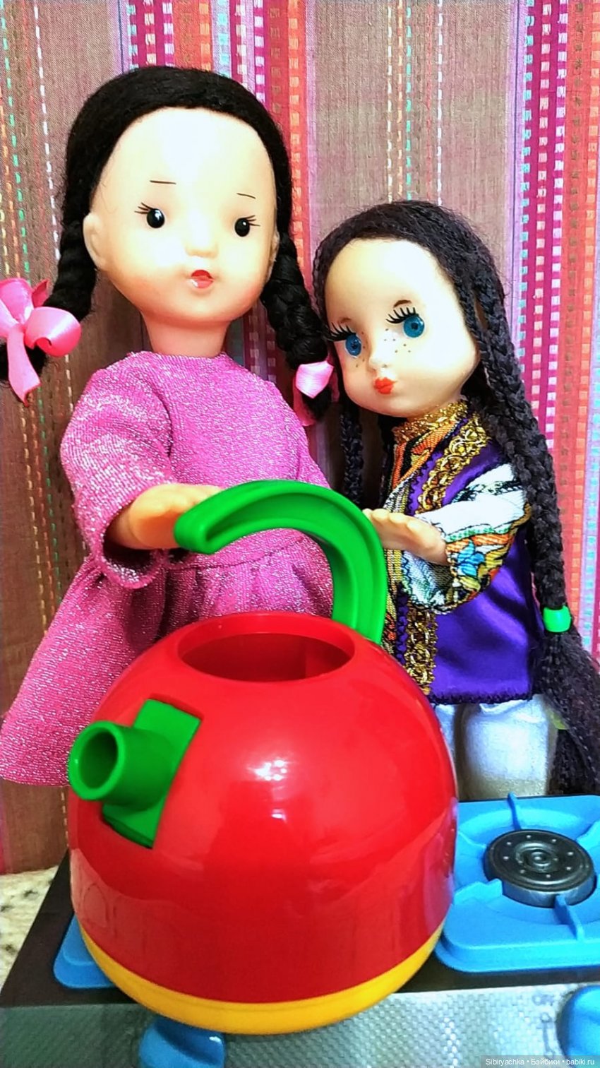 Первое знакомство Юляшки и Веты