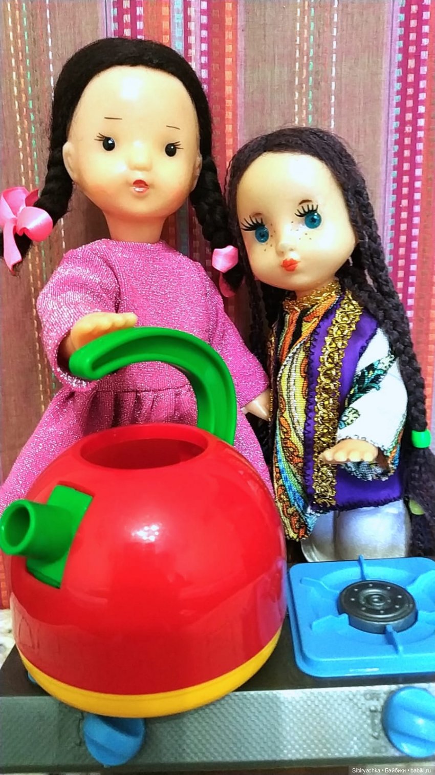 Первое знакомство Юляшки и Веты