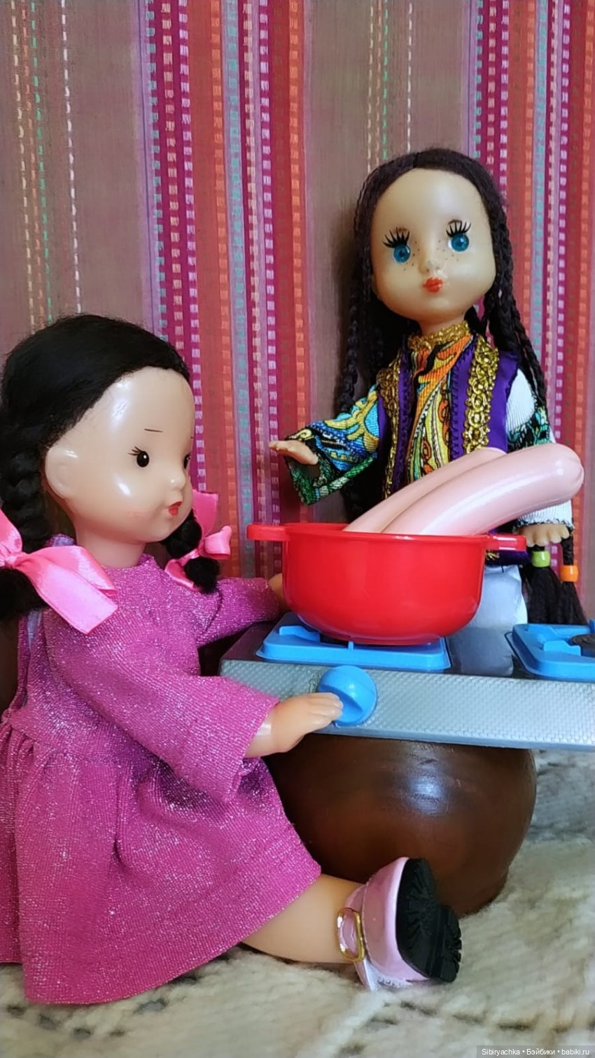 Первое знакомство Юляшки и Веты