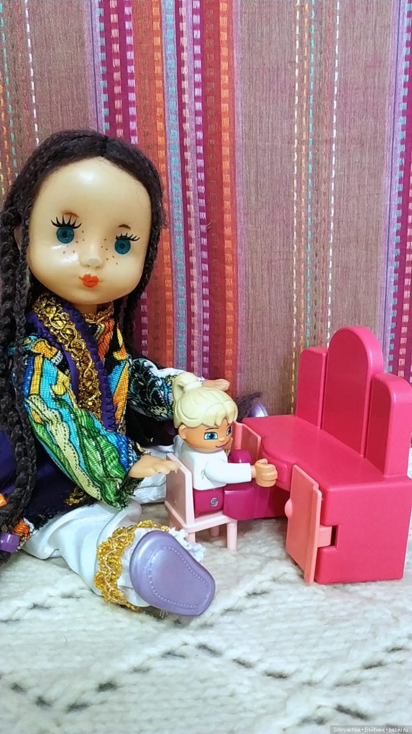 Первое знакомство Юляшки и Веты