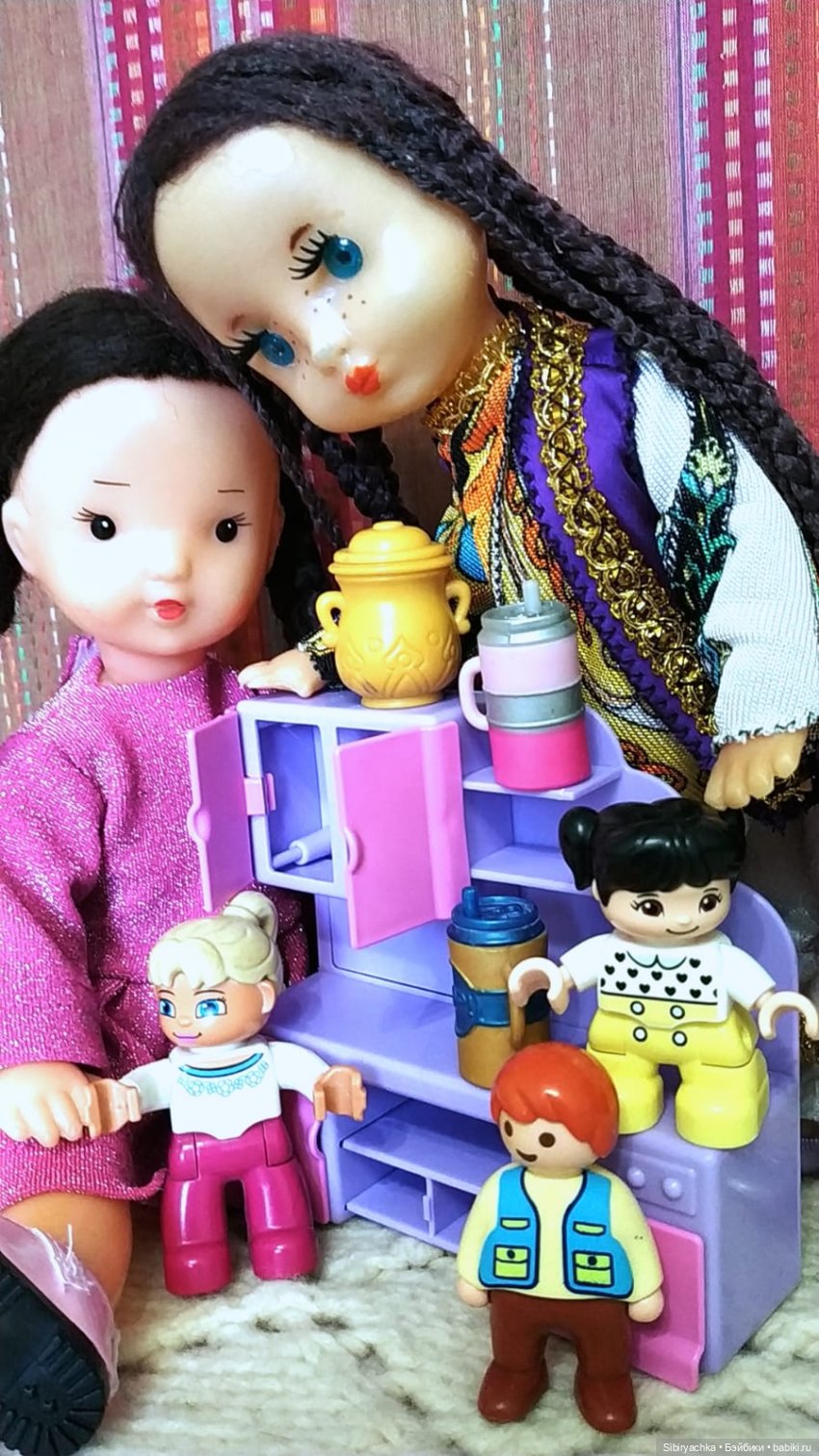 Первое знакомство Юляшки и Веты