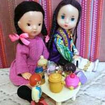 Первое знакомство Юляшки и Веты.