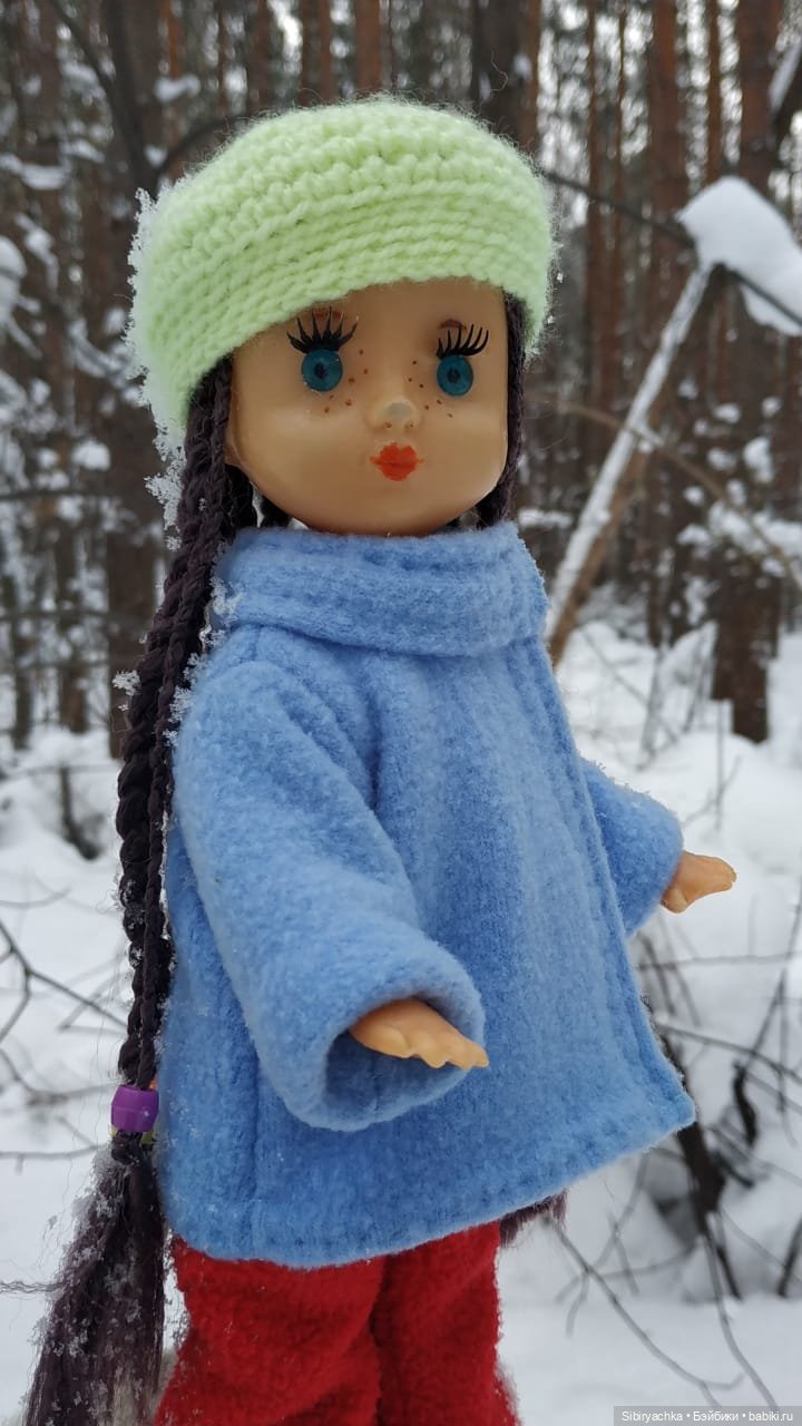 Первая прогулка Веты в сибирском лесу