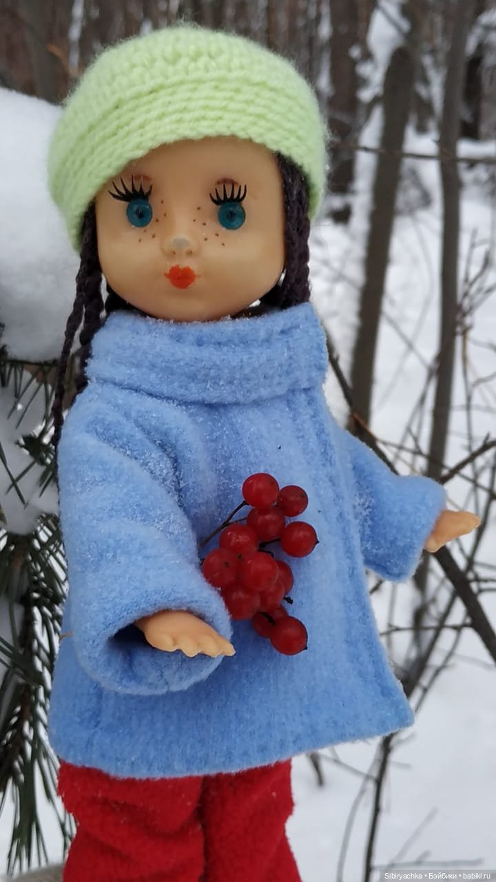 Первая прогулка Веты в сибирском лесу