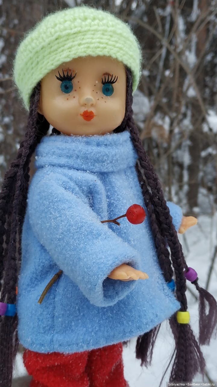 Первая прогулка Веты в сибирском лесу