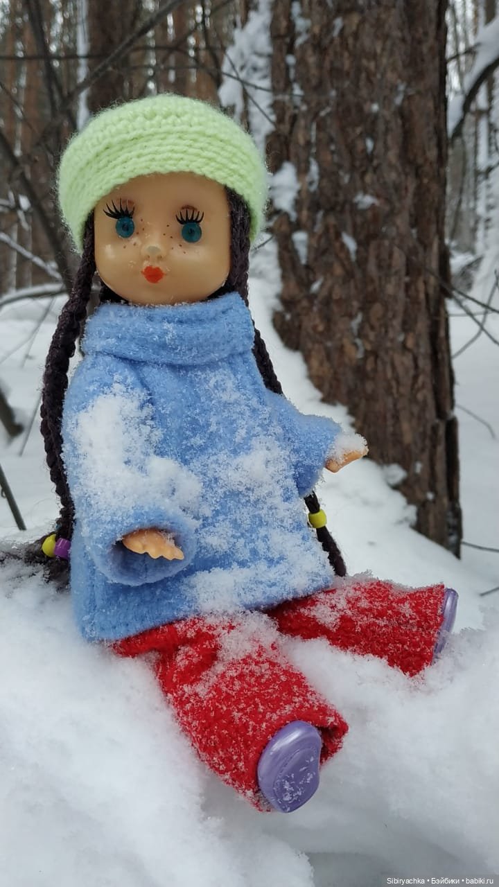 Первая прогулка Веты в сибирском лесу