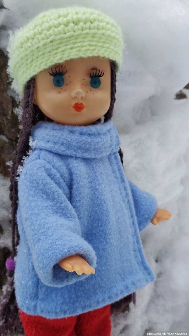 Первая прогулка Веты в сибирском лесу