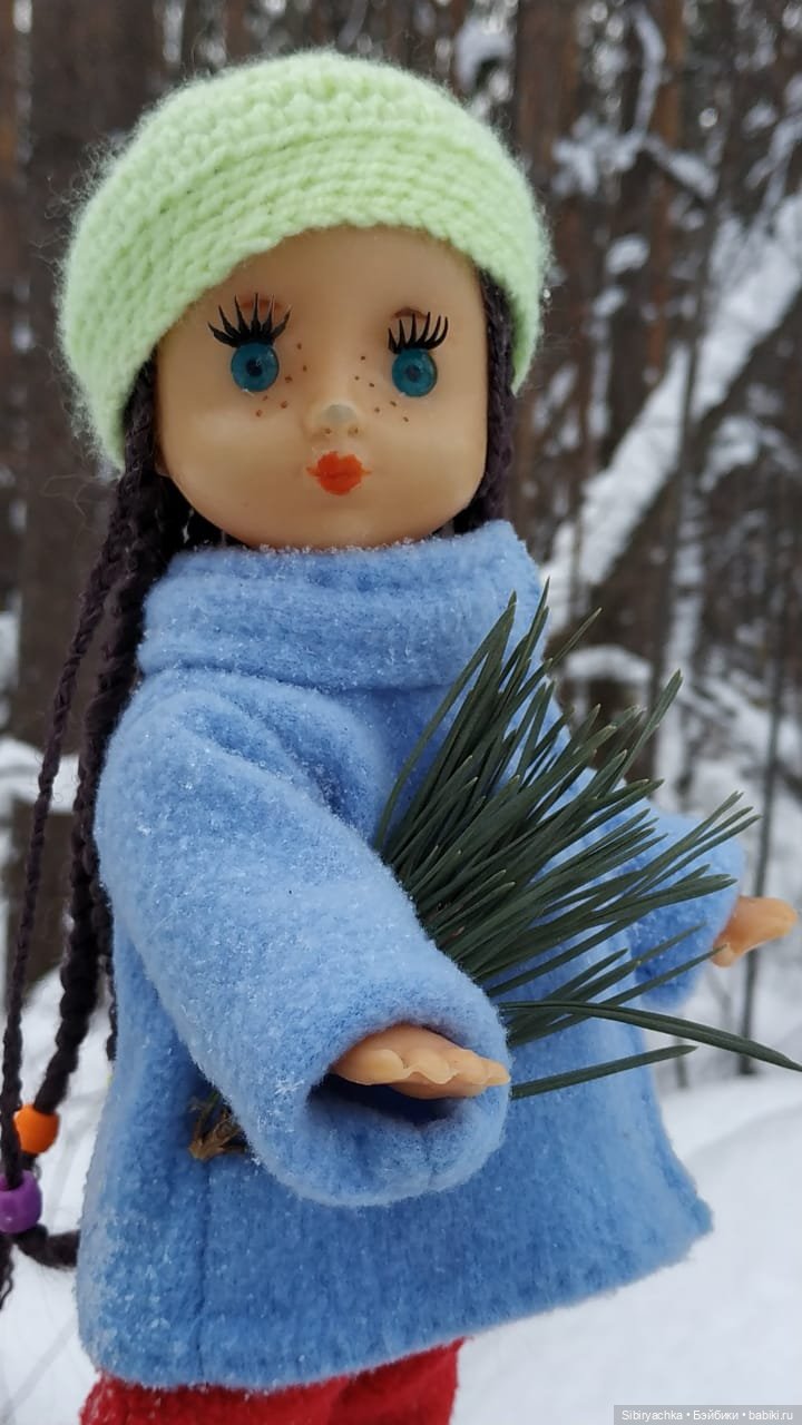 Первая прогулка Веты в сибирском лесу