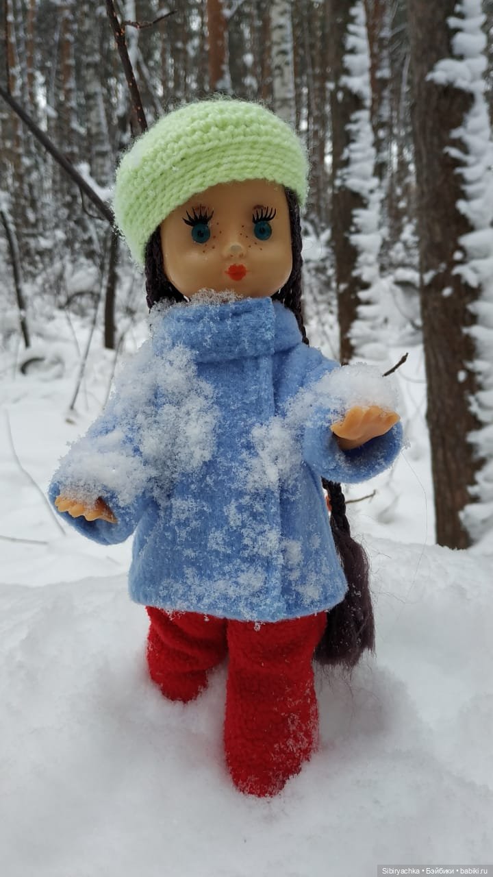 Первая прогулка Веты в сибирском лесу