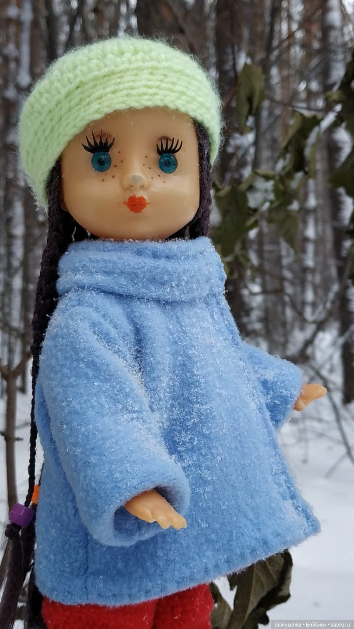 Первая прогулка Веты в сибирском лесу