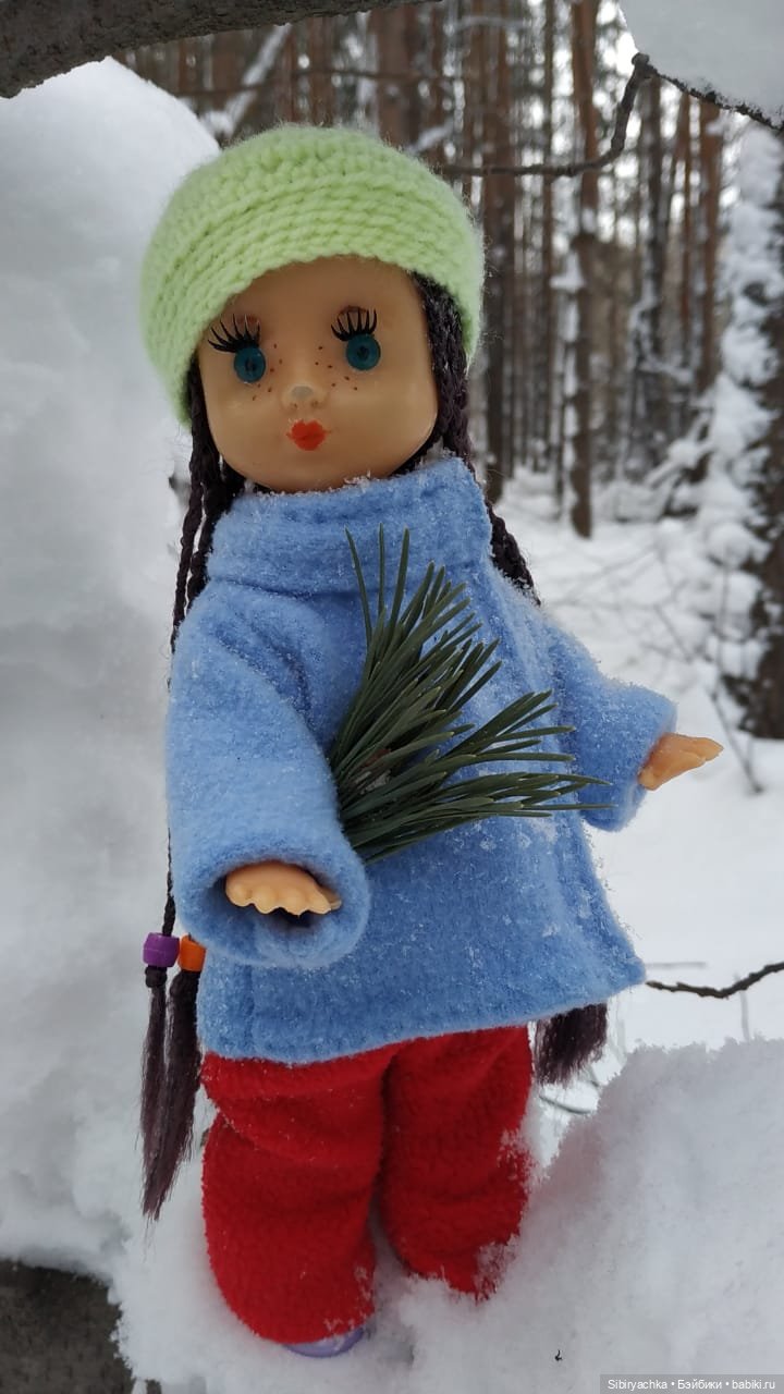 Первая прогулка Веты в сибирском лесу