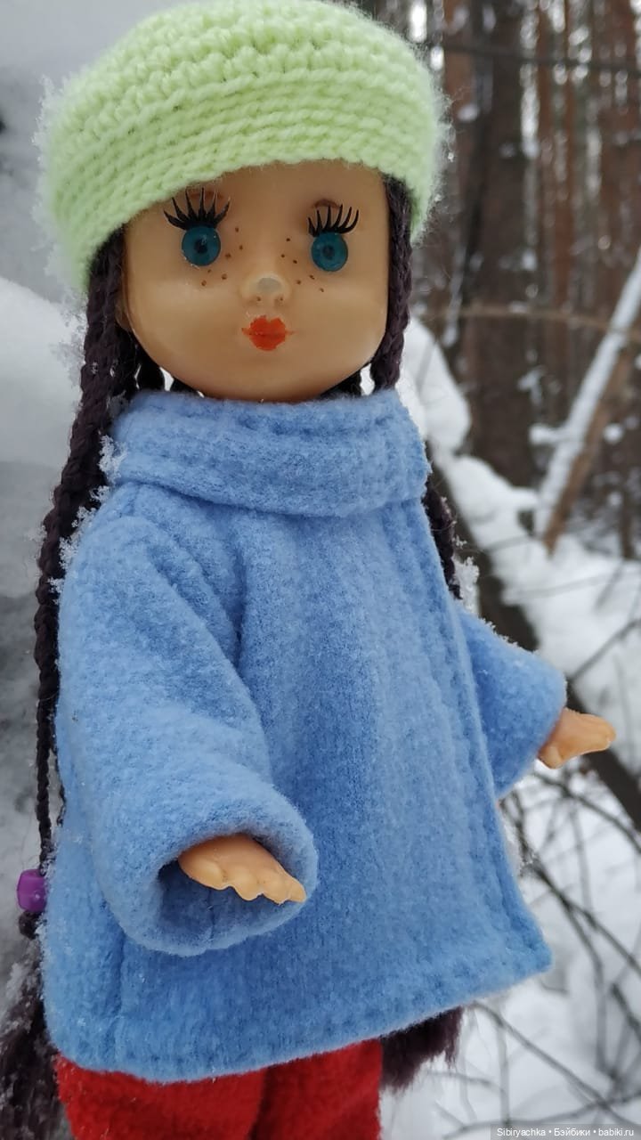 Первая прогулка Веты в сибирском лесу