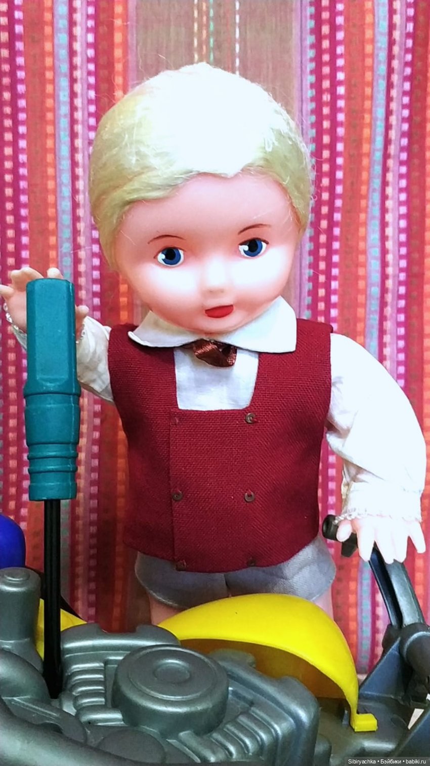 Мастер на все руки Юри ремонтирует кухню (фото 9)