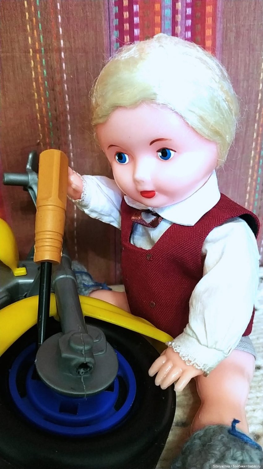 Мастер на все руки Юри ремонтирует кухню (фото 8)