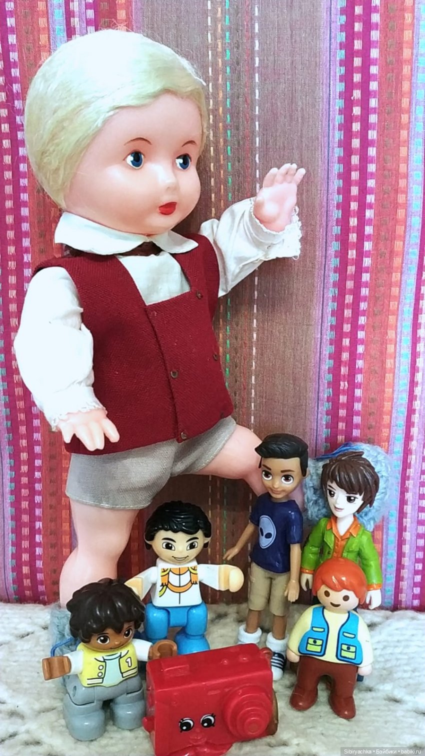 Мальчики тоже играют в куклы