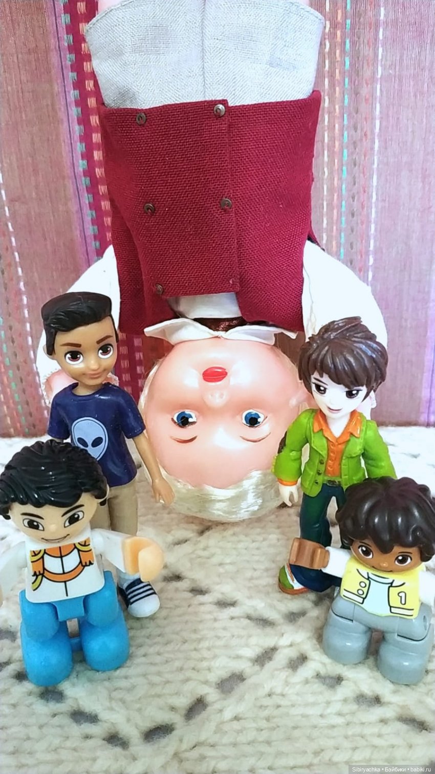 Мальчики тоже играют в куклы