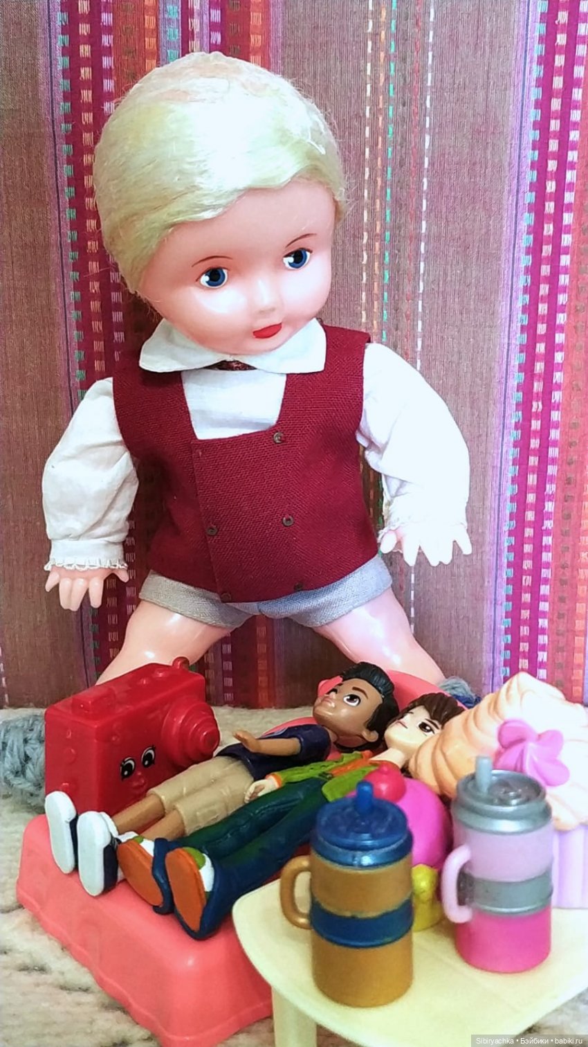 Мальчики тоже играют в куклы