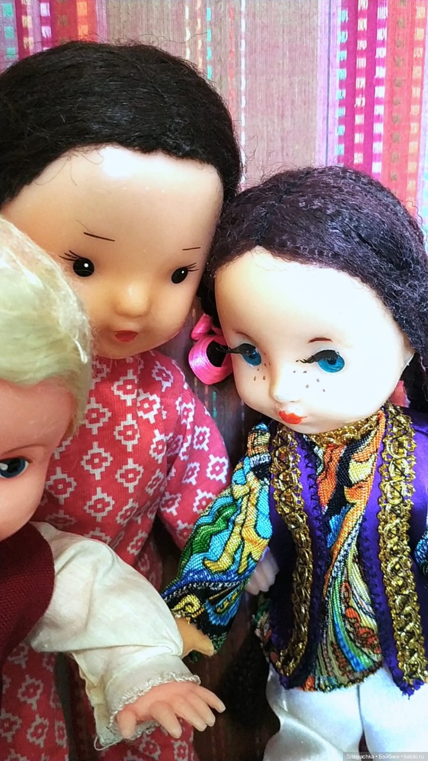 Мальчики тоже играют в куклы