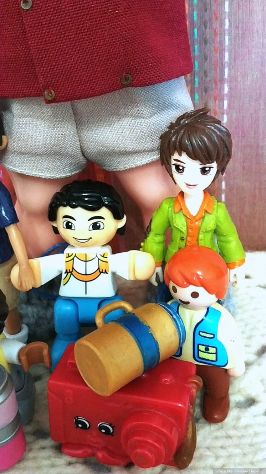 Мальчики тоже играют в куклы