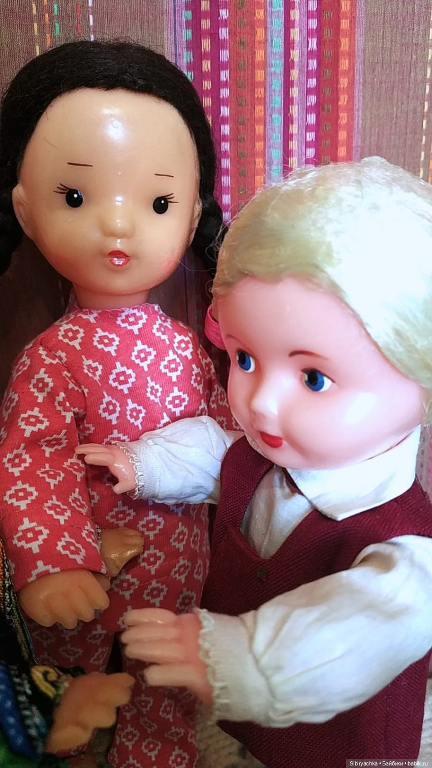 Мальчики тоже играют в куклы