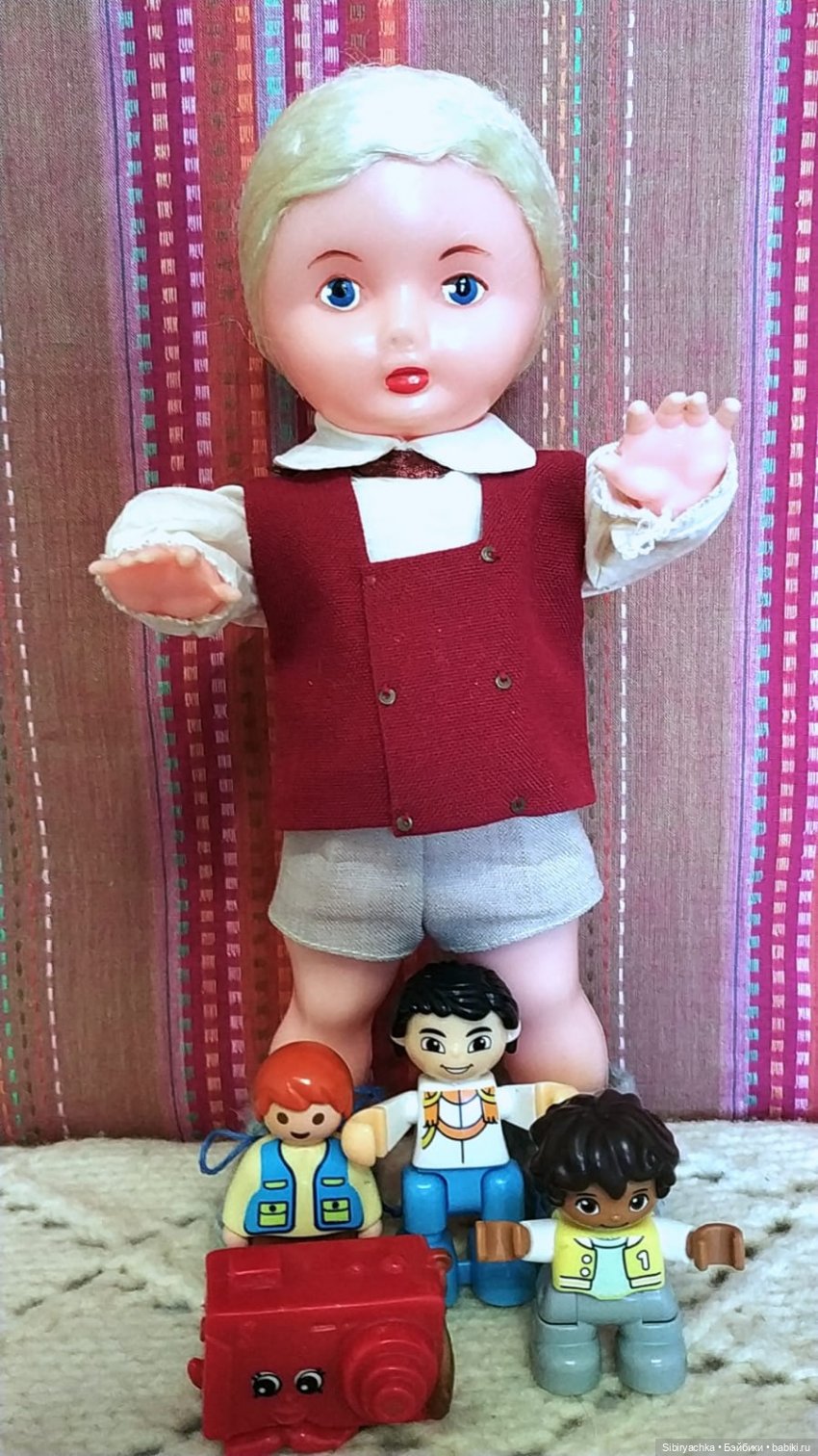 Мальчики тоже играют в куклы