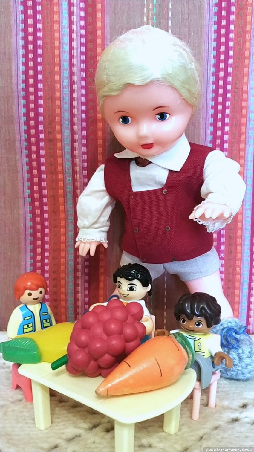 Мальчики тоже играют в куклы