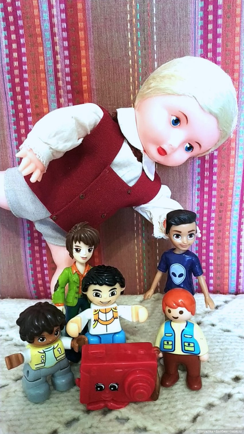 Мальчики тоже играют в куклы