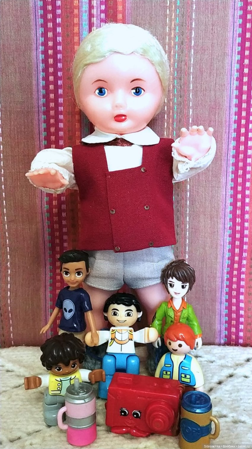 Мальчики тоже играют в куклы