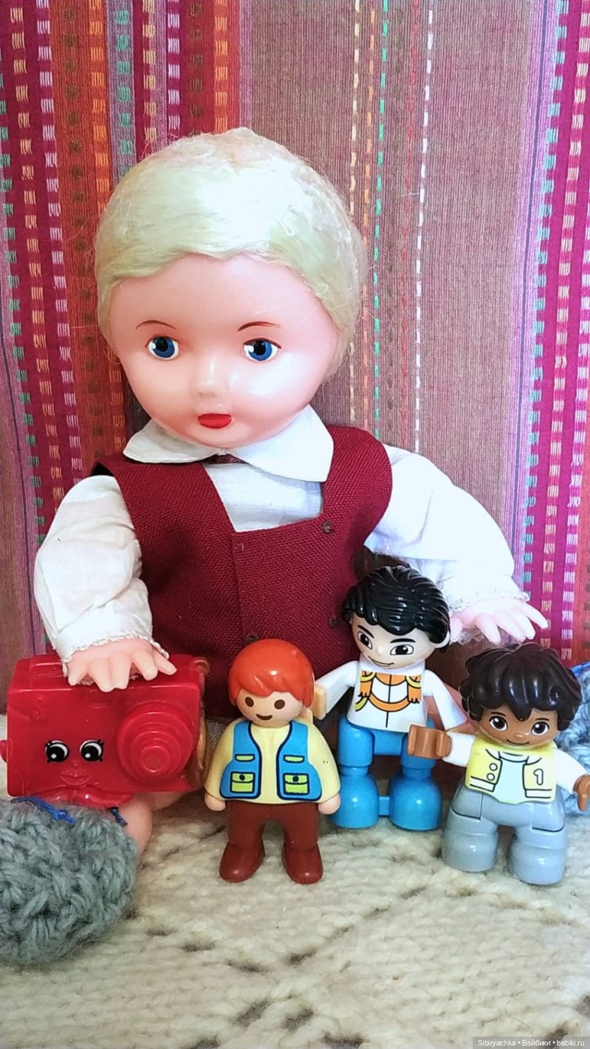 Мальчики тоже играют в куклы