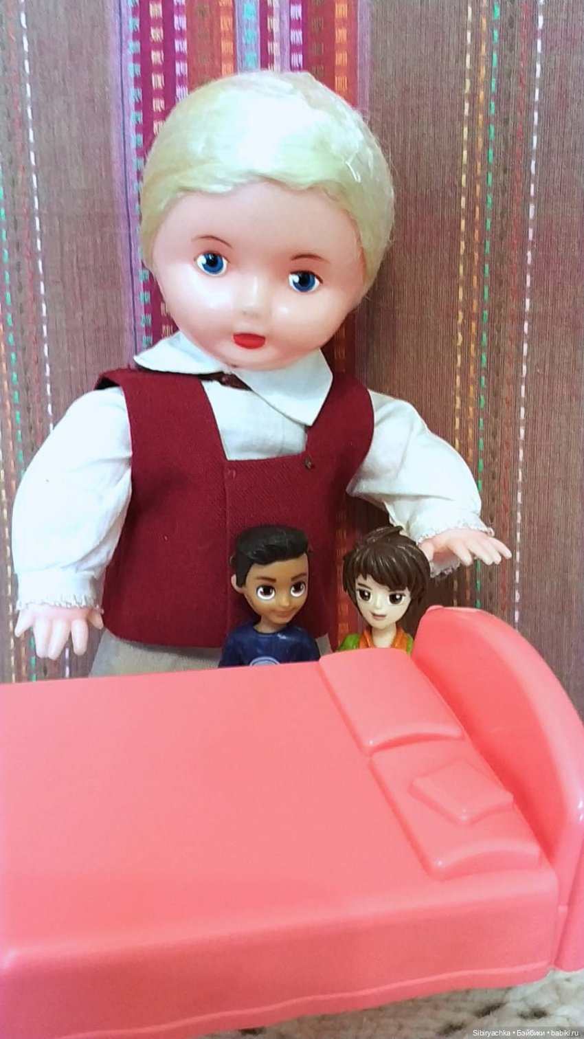 Мальчики тоже играют в куклы