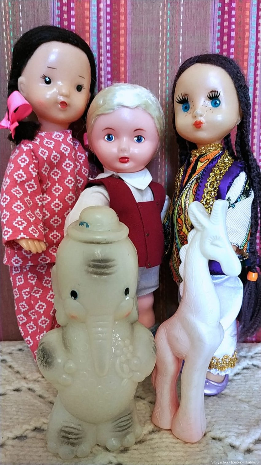 Юри, Вета и Юляшка встретились с игрушками своего детства